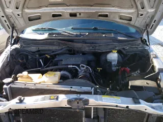 2005 Dodge 1500 SLT z VIN 1D7HU18DX5S312543, wystawiony jako Copart lot #52476795 z przebiegiem 305 437 mil mil oraz Nie do naprawy • Non repairable. Historia ofert i sprzedaży dostępna na DreamBid. Obrazek 11.