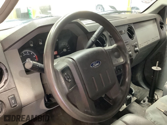 2014 Ford F-350 XL z VIN 1FTBF3A65EEB30118, wystawiony jako IAAI lot #42731343 z przebiegiem 114 298 mil mil oraz . Historia ofert i sprzedaży dostępna na DreamBid. Obrazek 9.