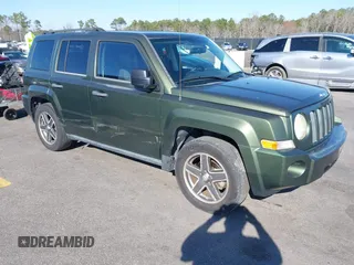 2009 Jeep Patriot Sport with VIN 1J4FT28B99D139661, listed as a IAAI auction lot 41644514 with 155,117 mi miles. Bid and sale history available at carsss.com. Image 1.