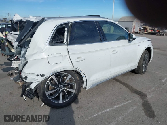 2022 Audi Q5 S line Premium z VIN WA1GAAFY3N2101201, wystawiony jako IAAI lot #41263245 z przebiegiem 28 361 mil mil oraz . Historia ofert i sprzedaży dostępna na DreamBid. Obrazek 4.