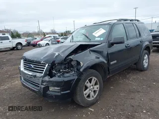 2008 Ford Explorer XLT with VIN 1FMEU73E98UB22902, listed as a IAAI auction lot 42050339 with 215,304 mi miles. Bid and sale history available at carsss.com. Image 2.
