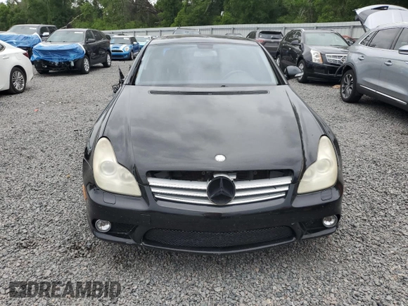 2008 Mercedes-Benz CLS 550 z VIN WDDDJ72X98A131361, wystawiony jako Copart lot #52164835 z przebiegiem 212 709 mil mil oraz Szkoda całkowita • Salvage title. Historia ofert i sprzedaży dostępna na DreamBid. Obrazek 5.