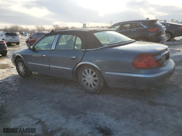 2001 Lincoln Continental with VIN 1LNHM97V81Y730413, listed as a Copart auction lot 46243515 with 213,283 mi miles and Clean Title. Bid and sale history available at carsss.com. Image 2.