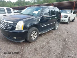 2007 Cadillac Escalade z VIN 1GYFK638X7R420955, wystawiony jako IAAI lot #42313073 z przebiegiem 175 578 mil mil oraz . Historia ofert i sprzedaży dostępna na DreamBid. Obrazek 2.