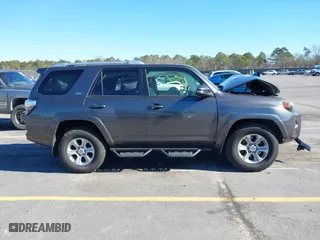 2017 Toyota 4Runner SR5 with VIN JTEZU5JR7H5154009, listed as a IAAI auction lot 41351354 with 127,781 mi miles. Bid and sale history available at carsss.com. Image 13.