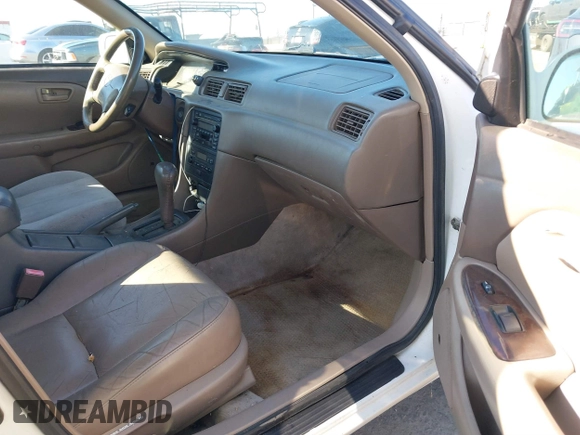 2001 Toyota Camry LE z VIN 4T1BF28K91U968760, wystawiony jako IAAI lot #41367655 z przebiegiem 161 389 mil mil oraz . Historia ofert i sprzedaży dostępna na DreamBid. Obrazek 5.