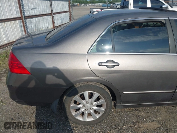 2006 Honda Accord EX-L z VIN 1HGCM66526A029091, wystawiony jako IAAI lot #42349831 z przebiegiem 208 951 mil mil oraz . Historia ofert i sprzedaży dostępna na DreamBid. Obrazek 14.