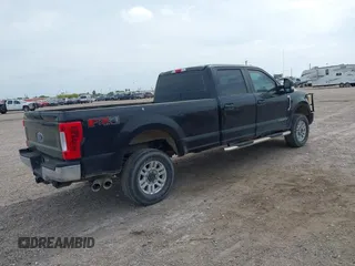2017 Ford Super Duty F-250 SRW Lariat with VIN 1FT7W2BT9HEE94910, listed as a IAAI auction lot 42061321 with 265,615 mi miles. Bid and sale history available at carsss.com. Image 4.
