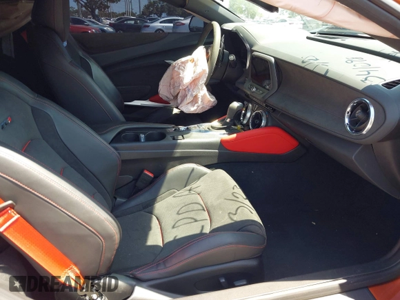 2023 Chevrolet Camaro ZL1 z VIN 1G1FK1R69P0104359, wystawiony jako IAAI lot #42124070 z przebiegiem 20 934 mil mil oraz . Historia ofert i sprzedaży dostępna na DreamBid. Obrazek 5.