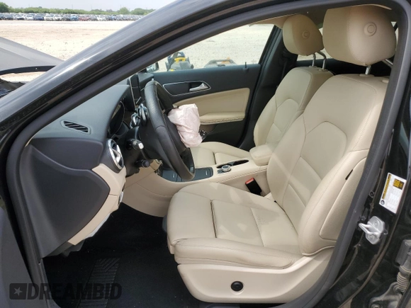 2016 Mercedes-Benz GLA 250 z VIN WDCTG4EB1GJ201124, wystawiony jako Copart lot #55501565 z przebiegiem Nie podano mil oraz Szkoda całkowita • Salvage title. Historia ofert i sprzedaży dostępna na DreamBid. Obrazek 7.