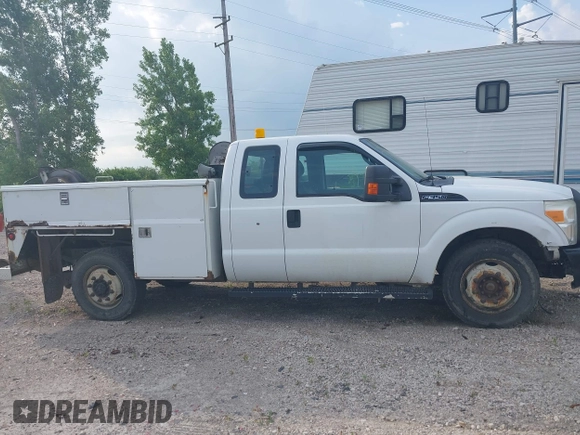 2011 Ford F-350 XL with VIN 1FD7X3A62BEC97501, listed as a IAAI auction lot 42223063 with 171,111 mi miles and . Bid and sale history available at DreamBid. Image 13.