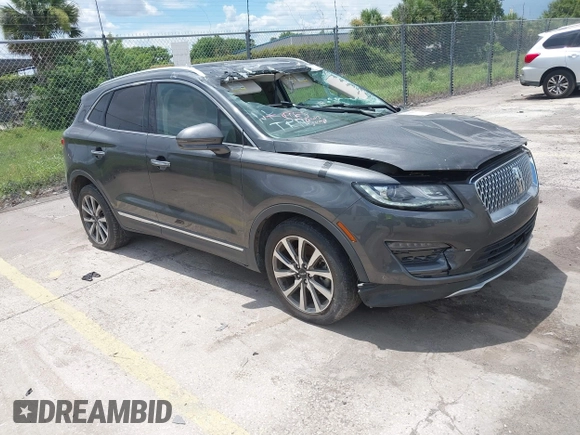 2019 Lincoln MKC Reserve z VIN 5LMCJ3C99KUL03532, wystawiony jako IAAI lot #42595874 z przebiegiem 80 875 mil mil oraz . Historia ofert i sprzedaży dostępna na DreamBid. Obrazek 1.