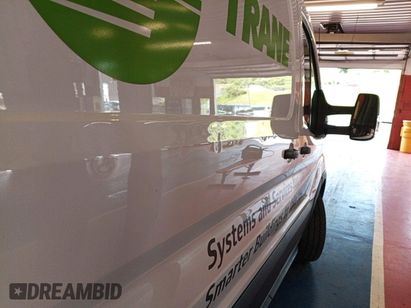 2020 Ford Transit z VIN 1FTBR1YG6LKA35821, wystawiony jako IAAI lot #42727394 z przebiegiem 86 896 mil mil oraz . Historia ofert i sprzedaży dostępna na DreamBid. Obrazek 2.