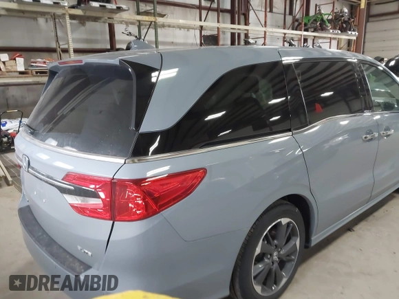 2024 Honda Odyssey Elite with VIN 5FNRL6H9XRB048821, listed as a IAAI auction lot 41500573 with 9,644 mi miles. Bid and sale history available at carsss.com. Image 4.