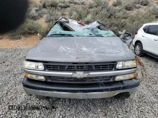 2000 Chevrolet Silverado 1500 LS with VIN 2GCEK19T8Y1171579, listed as a Copart auction lot 52135075 with 218,993 mi miles and Salvage Title. Bid and sale history available at carsss.com. Image 5.