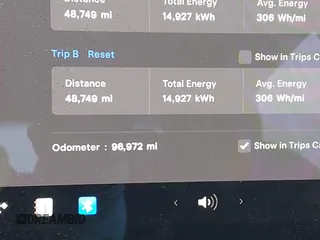 2020 Tesla Model 3 Long Range z VIN 5YJ3E1EBXLF770064, wystawiony jako IAAI lot #41424909 z przebiegiem 96 972 mil mil oraz . Historia ofert i sprzedaży dostępna na DreamBid. Obrazek 16.