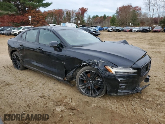 2024 Volvo S60 Plus Black Edition z VIN 7JRL12TH0RG281486, wystawiony jako Copart lot #75622704 z przebiegiem 15 179 mil mil oraz Szkoda całkowita • Salvage title. Historia ofert i sprzedaży dostępna na DreamBid. Obrazek 4.