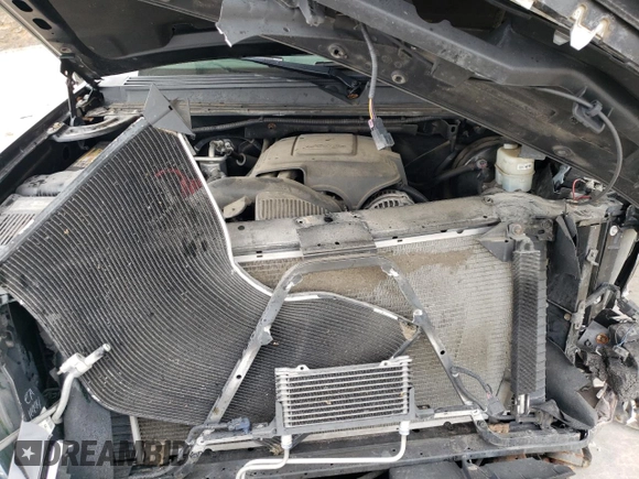 2013 Chevrolet Avalanche LTZ with VIN 3GNTKGE74DG303121, listed as a Copart auction lot 70452564 with 0 mi miles and Salvage Title. Bid and sale history available at carsss.com. Image 11.