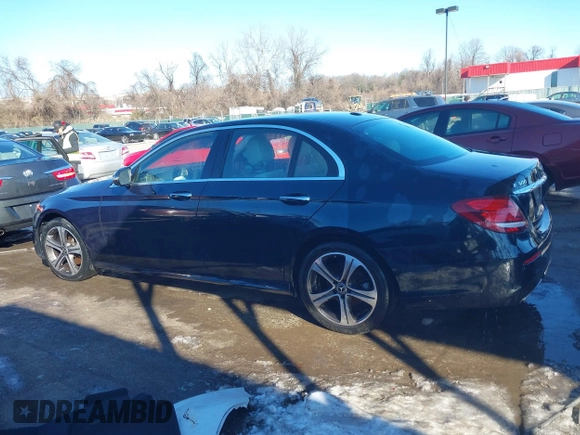 2018 Mercedes-Benz E 300 with VIN WDDZF4KB5JA365156, listed as a IAAI auction lot 41261324 with 73,718 mi miles and . Bid and sale history available at DreamBid. Image 14.