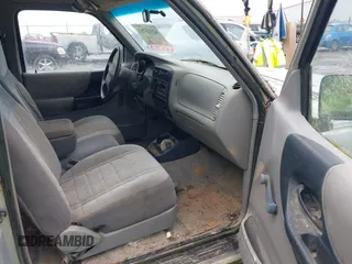 1996 Ford Ranger XL с VIN 1FTCR14U5TPA85077, выставлен на аукционе IAAI как лот 42115753 с пробегом 196 445 миль миль и . История ставок и продаж доступна на DreamBid. Изображение 5.