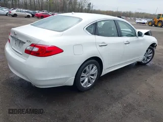 2011 Infiniti M37 with VIN JN1BY1AR9BM373072, listed as a IAAI auction lot 41918340 with 90,820 mi miles. Bid and sale history available at carsss.com. Image 4.