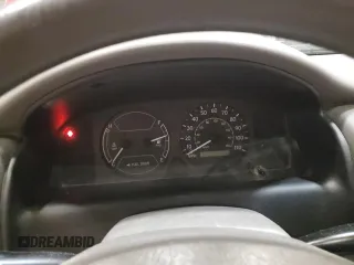 2000 Chevrolet Prizm LSi z VIN 1Y1SK5289YZ401410, wystawiony jako Copart lot #57581435 z przebiegiem Nie podano mil oraz Nie do naprawy. Historia ofert i sprzedaży dostępna na DreamBid. Obrazek 9.