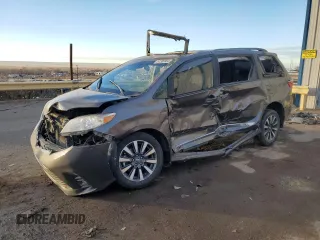2019 Toyota Sienna XLE with VIN 5TDDZ3DC7KS217414, listed as a Copart auction lot 87306904 with 136,581 mi miles and Salvage Title. Bid and sale history available at carsss.com. Image 1.