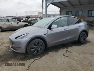 2024 Tesla Model Y с VIN 7SAYGDED4RF200396, выставлен на аукционе Copart как лот 60510735 с пробегом 10 714 миль миль и Списание • Salvage title. История ставок и продаж доступна на DreamBid. Изображение 1.