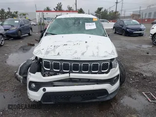 2023 Jeep Compass Latitude z VIN 3C4NJDBN5PT552769, wystawiony jako IAAI lot #41786110 z przebiegiem 53 133 mil mil oraz . Historia ofert i sprzedaży dostępna na DreamBid. Obrazek 12.