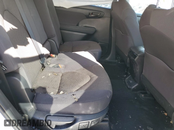 2022 Toyota Highlander LE z VIN 5TDBZRBHXNS251845, wystawiony jako Copart lot #45867085 z przebiegiem 50 472 mil mil oraz Szkoda całkowita • Salvage title. Historia ofert i sprzedaży dostępna na DreamBid. Obrazek 11.