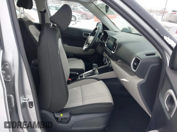2024 Hyundai Venue Limited with VIN KMHRC8A37RU306393, listed as a IAAI auction lot 41532801 with 11,605 mi miles and . Bid and sale history available at DreamBid. Image 5.