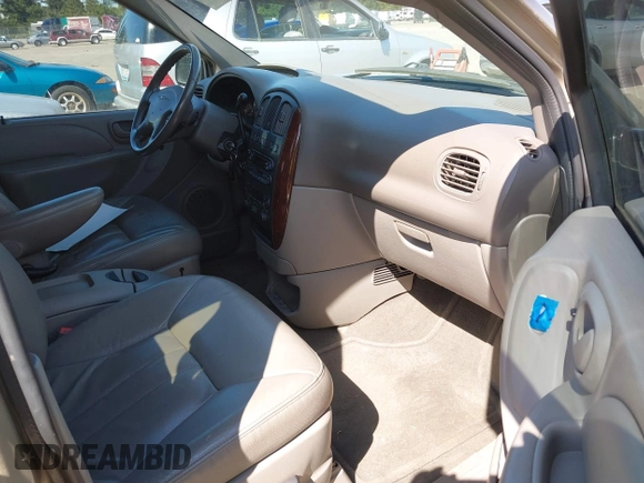 2003 Chrysler Town & Country LXi with VIN 2C8GP54L13R274683, listed as a IAAI auction lot 42150277 with 151,477 mi miles. Bid and sale history available at carsss.com. Image 5.