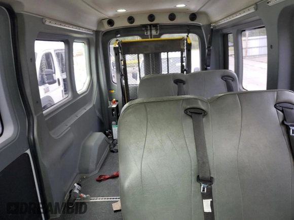 2018 Ford Transit с VIN 1FTYE2CM1JKB06591, выставлен на аукционе Copart как лот 54611555 с пробегом 205 814 миль миль и Списание • Salvage title. История ставок и продаж доступна на DreamBid. Изображение 10.