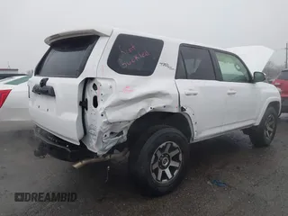 2024 Toyota 4Runner TRD Off Road z VIN JTERU5JR5R6267713, wystawiony jako IAAI lot #41096138 z przebiegiem 2 925 mil mil oraz . Historia ofert i sprzedaży dostępna na DreamBid. Obrazek 6.