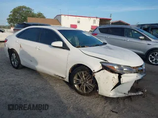 2017 Toyota Camry XLE with VIN 4T1BF1FK1HU722048, listed as a IAAI auction lot 41958761 with 999,999 mi miles. Bid and sale history available at carsss.com. Image 1.