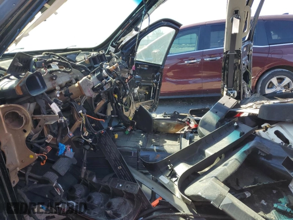 2013 GMC Yukon XL SLT with VIN 1GKS2KE76DR130374, listed as a Copart auction lot 43983875 with 0 mi miles and Salvage Title. Bid and sale history available at carsss.com. Image 7.