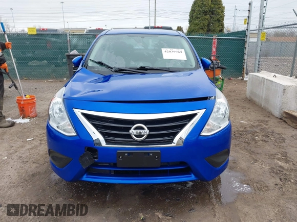 2015 Nissan Versa SV with VIN 3N1CN7AP8FL823227, listed as a IAAI auction lot 42039969 with 94,100 mi miles. Bid and sale history available at carsss.com. Image 13.