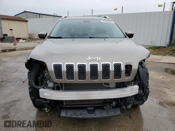 2019 Jeep Cherokee Latitude Plus with VIN 1C4PJMLN0KD384738, listed as a Copart auction lot 60099805 with 52,073 mi miles and Salvage title. Bid and sale history available at DreamBid. Image 5.