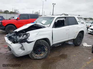 2018 Toyota 4Runner SR5 with VIN JTEBU5JR2J5556916, listed as a IAAI auction lot 41279176 with 82,423 mi miles. Bid and sale history available at carsss.com. Image 17.