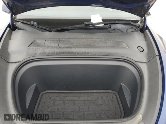 2020 Tesla Model Y Long Range z VIN 5YJYGDEE7LF057909, wystawiony jako Copart lot #50435535 z przebiegiem Nie podano mil oraz Nie do naprawy • Non repairable. Historia ofert i sprzedaży dostępna na DreamBid. Obrazek 11.
