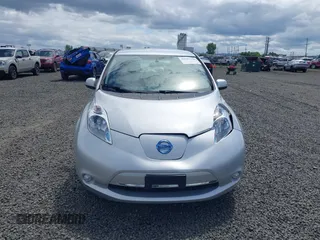 2017 Nissan LEAF SV z VIN 1N4BZ0CP4HC301703, wystawiony jako IAAI lot #42195180 z przebiegiem 42 366 mil mil oraz . Historia ofert i sprzedaży dostępna na DreamBid. Obrazek 12.