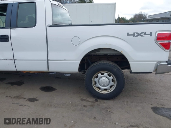 2014 Ford F-150 XL with VIN 1FTEX1EM3EFA57073, listed as a IAAI auction lot 41827139 with 178,970 mi miles and . Bid and sale history available at carsss.com. Image 18.