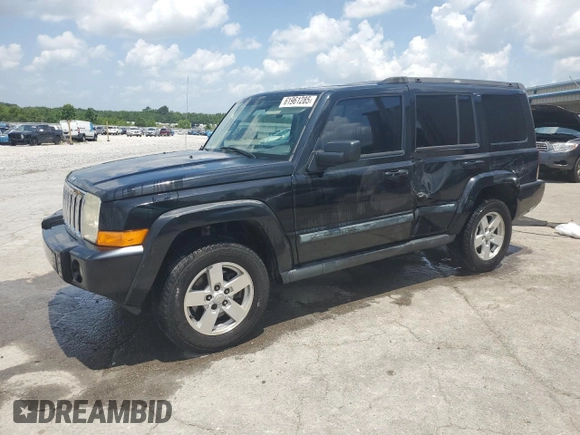 2008 Jeep Commander Sport z VIN 1J8HH48K58C126172, wystawiony jako Copart lot #61961285 z przebiegiem 235 022 mil mil oraz Szkoda całkowita • Salvage title. Historia ofert i sprzedaży dostępna na DreamBid. Obrazek 1.