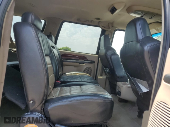 2005 Ford Excursion Eddie Bauer z VIN 1FMSU45P25EA74441, wystawiony jako Copart lot #64577505 z przebiegiem 253 179 mil mil oraz Czysty tytuł • Clean title. Historia ofert i sprzedaży dostępna na DreamBid. Obrazek 11.