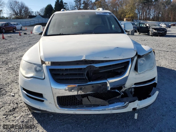 2009 Volkswagen Touareg 2 VR6 with VIN WVGBE77L09D023864, listed as a Copart auction lot 83619984 with NaN miles and Salvage Title. Bid and sale history available at carsss.com. Image 5.