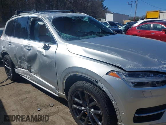 2018 Volvo XC90 Momentum with VIN YV4A22PK3J1204270, listed as a IAAI auction lot 41806395 with 93,461 mi miles. Bid and sale history available at carsss.com. Image 6.