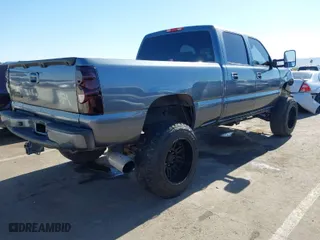 2007 Chevrolet Silverado 2500HD Classic LT3 with VIN 1GCHK23D97F183638, listed as a IAAI auction lot 41299493 with 238,146 mi miles. Bid and sale history available at carsss.com. Image 4.