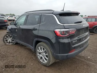 2022 Jeep Compass Latitude Lux с VIN 3C4NJDFB4NT212445, выставлен на аукционе Copart как лот 57807245 с пробегом 28 498 миль миль и Списание • Salvage title. История ставок и продаж доступна на DreamBid. Изображение 2.