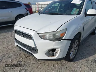 2015 Mitsubishi Outlander ES z VIN 4A4AP3AU4FE034451, wystawiony jako IAAI lot #41057102 z przebiegiem 166 263 mil mil oraz . Historia ofert i sprzedaży dostępna na DreamBid. Obrazek 6.