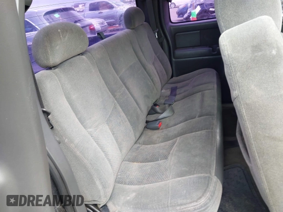 2004 Chevrolet Silverado 1500 LS with VIN 2GCEC19V241233129, listed as a IAAI auction lot 42068152 with 220,636 mi miles and . Bid and sale history available at DreamBid. Image 8.